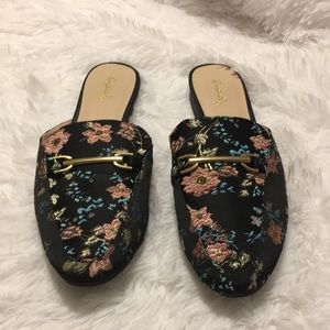 Qupid Floral Embroidered Flats